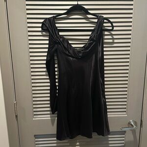 Off the shoulder long sleeve mini dress (never worn)